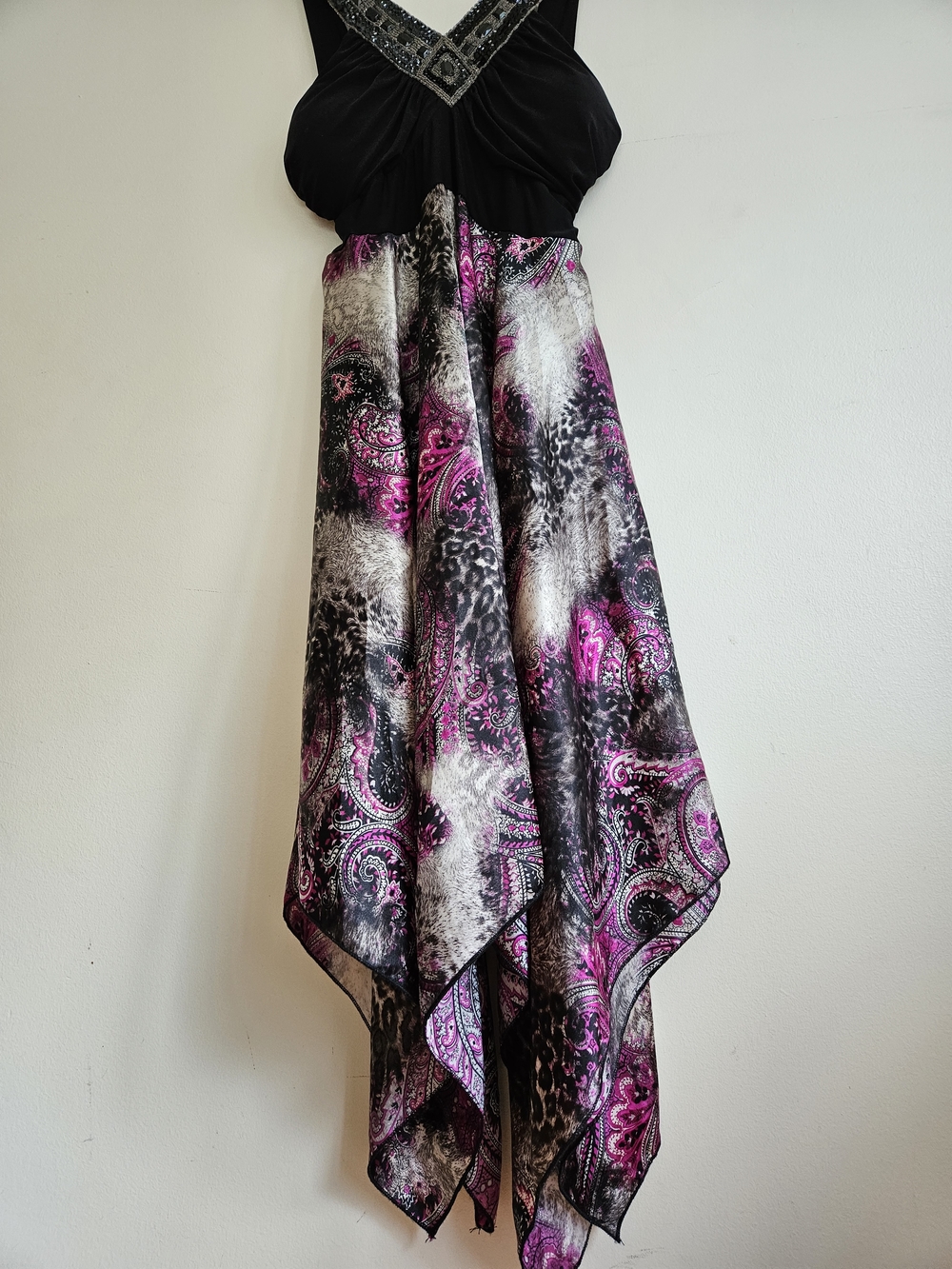 Black & Pink Paisley Asymmetrical Handkerchief Hem Dress - Picture 4 of 14